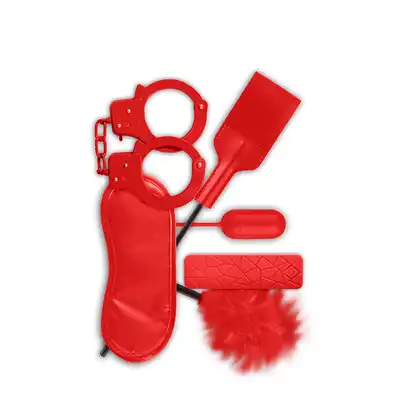 Guilty Pleasure - Gift Set Red. Zestaw z wibrującym jajeczkiem, kajdankami i wiele innych. 5 zabawek w jednym boxie. Mega sale!