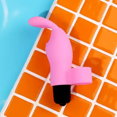 FeelzToys - Finger Vibrator Ring Pink. Słodki wibrujący króliczek na palec.  Najwyższej jakości zabawka w uroczym opakowaniu - torebce!