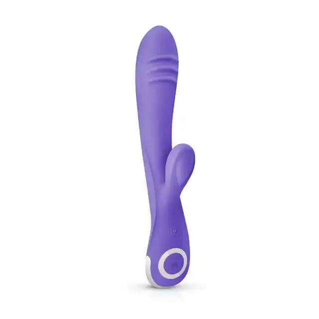 Good Vibes Only - Fane Rabbit Vibrator. Specjalne zakrzywienie wspomagające satysfakcjonującą stymulację!