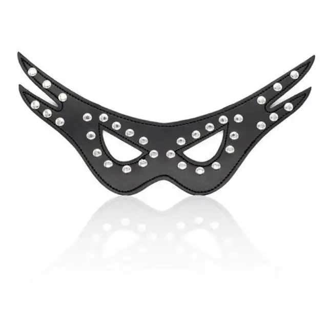 Toyz 4 Lovers - Two Line Face Mask. Czarna maskaz ćwiekami. Wygodny materiał, dopasowuje się do twarzy. 