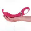 Nomi Tang - Tease G-Spot Vibrator Pink. Luksusowy, ultra-cichy, wodoodporny stymulator punktu G. Z niezwykłym pieszczącym uszkiem na szczycie! Mega Sale!