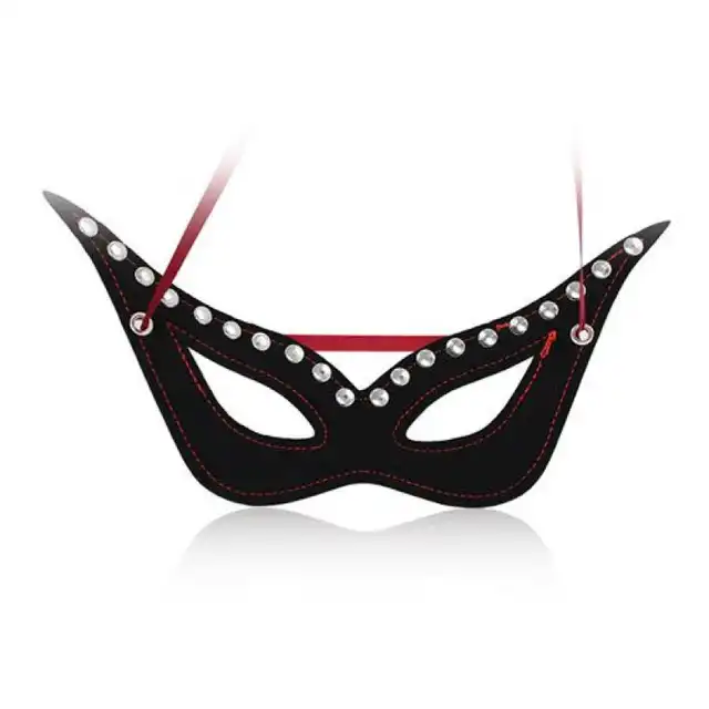 Toyz 4 Lovers -Secret Black&amp;Red Mask. Czarno-czerwona maska z regulacją. Piękne czerwone przeszycia dla ozdoby. 