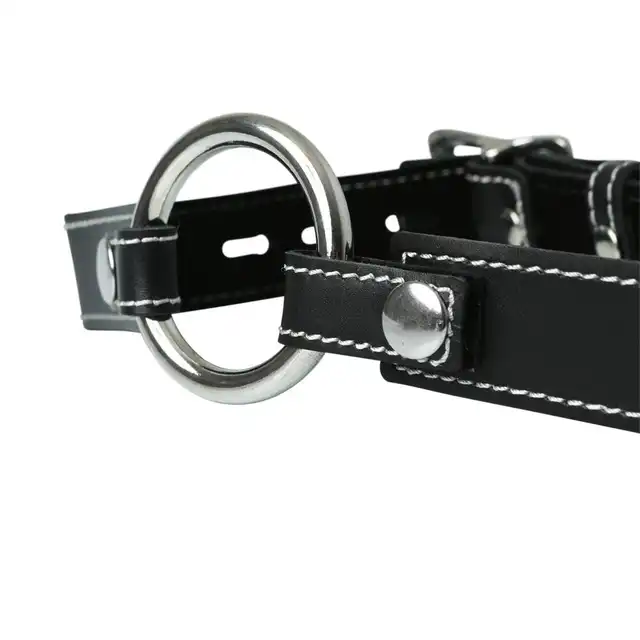 Sportsheets - Leather Seamless O-Ring Gag. Knebel ze stalowym otworem. Skóra bydlęca, regulacja paska i idealne dopasowanie. 