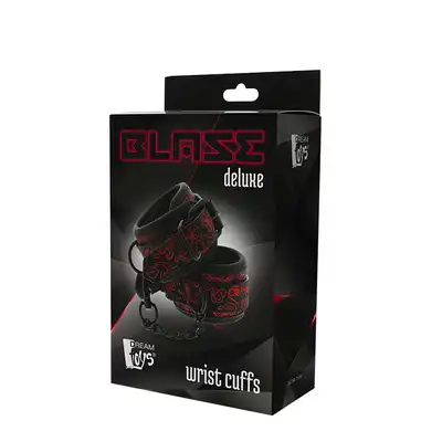 Blaze - Deluxe Wrist Cuffs. Stylowe czarno czerwone kajdanki. Miękkie, regulowane i solidne. 