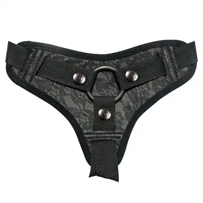 Sportsheets - Sincerely Strap On. Niesamowity, luksusowy koronkowy strap on. Solidny i wytrzymały. 