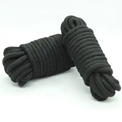 Toyz 4 Lovers - Black Cotton Rope 10m. Czarna bawełniana i przyjemna w dotyku, solidna lina. 