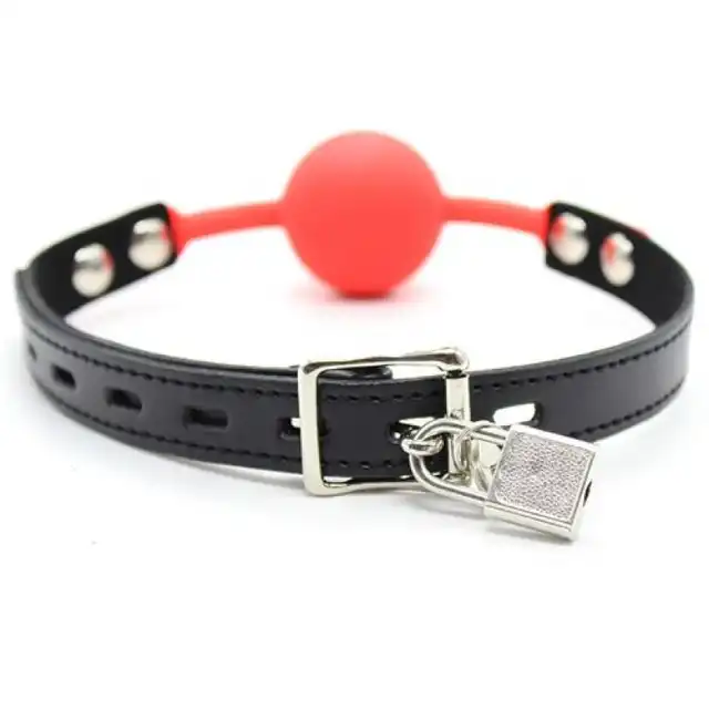 Toyz 4 Lovers - Ball Gag. Regulowany knebel zapinany na kłódkę. Czarno czerwony kolor. Mega sale!