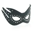 Toyz 4 Lovers - Face Mask. Czarna maska podkreślająca kształt twarzy i oczy. Ćwieki dodają drapieżności miękkiej i wygodnej skórze.