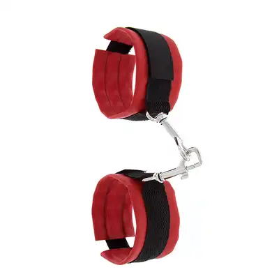 Guilty Pleasure - Luxurious Handcuffs Red. Czerwono czarne luksusowe miękkie kajdanki. 