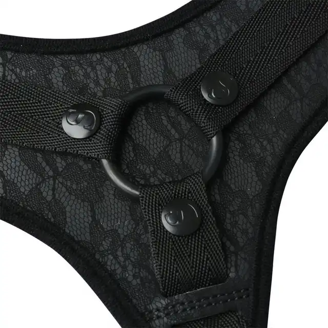 Sportsheets - Sincerely Strap On. Niesamowity, luksusowy koronkowy strap on. Solidny i wytrzymały. 