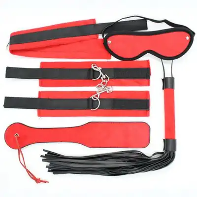 Fetish Art - Red bondage kit. Czarno-czerwony luksusowy zestaw do zabaw BDSM. Opaska, kajdanki, packa i bicz! Mega sale!