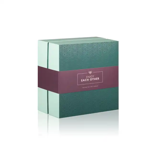 LoveBoxxx - Romantic Couples Box. Wielki luksusowy zestaw zabawek dla niej i dla niego. Wibrator, cockring, jajeczko wibrujące i wiele więcej! Mega Sale!