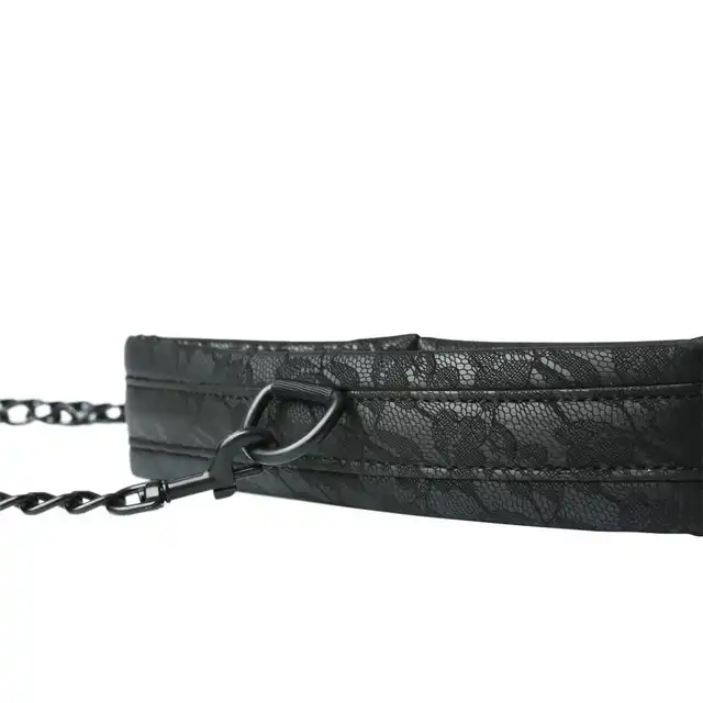 Sportsheets - Lace Collar and Leash. Elegancka obroża i smycz z koronkowym motywem. Solidne wykonanie, niepowtarzalny wzór.
