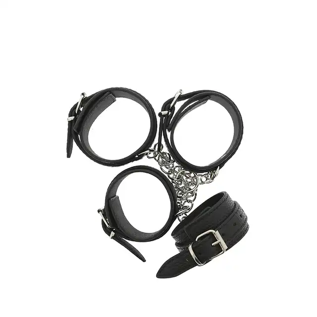 Blaze - Hog Tie Cuff Set. Zestaw kajdanek do nadgarstków i nóg łączonych metalowym łańcuchem. 