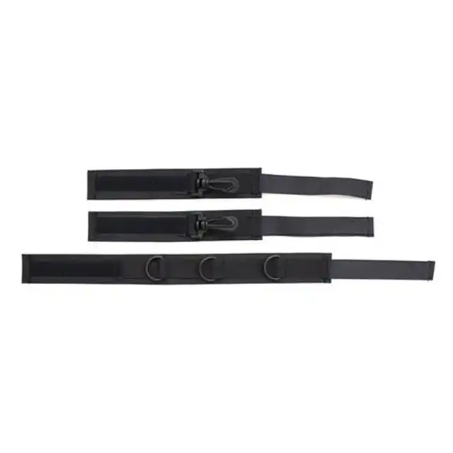 Toyz 4 Lovers - Cuffs with Collar. Regulowana miękka obroża, którą można spiąć z kajdankami w zestawie!