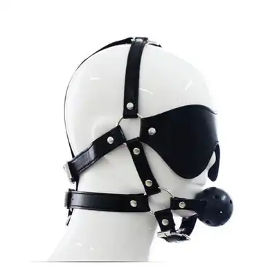 Toyz 4 Lovers - Face Harness. Uprząż na twarz - opaska na oczy i knebel w jednym. Ekoskóra, miękki materiał bezpieczny dla ciała i wygodny. 
