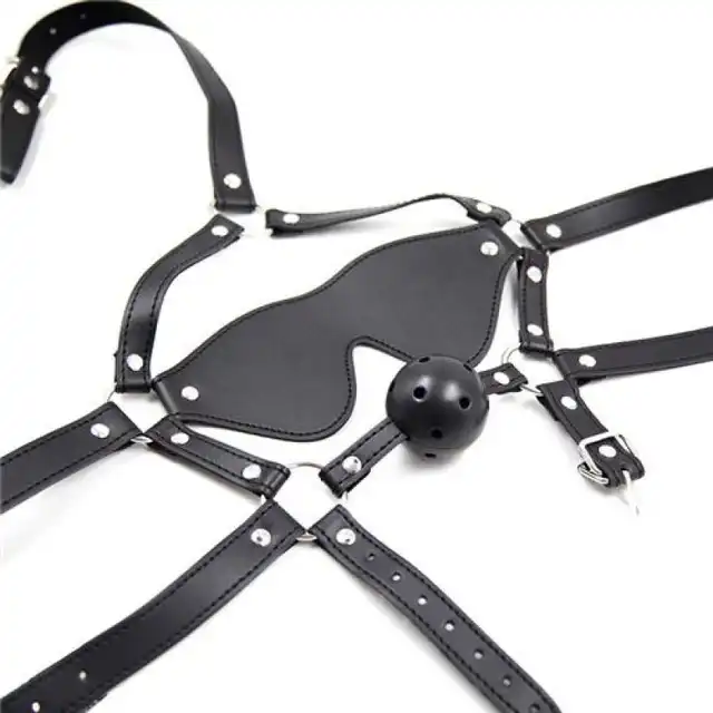 Toyz 4 Lovers - Face Harness. Uprząż na twarz - opaska na oczy i knebel w jednym. Ekoskóra, miękki materiał bezpieczny dla ciała i wygodny. 