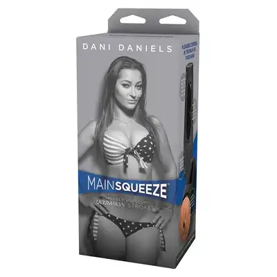 Masturbator-MAIN SQUEEZE DANI DANIELS PUSSY