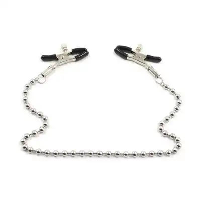 Toyz 4 Lovers - Nipple Clamps. Regulowane klamerki na sutki połączone delikatnym łańcuszkiem.
