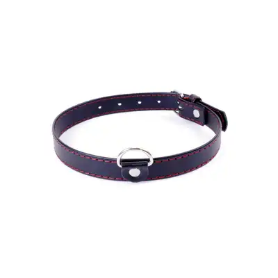 Fetish Boss Series - Collar with Red Line 2 cm. Obroża z czerwonymi nitkami. Prosta regulacja, wygodna szerokość.