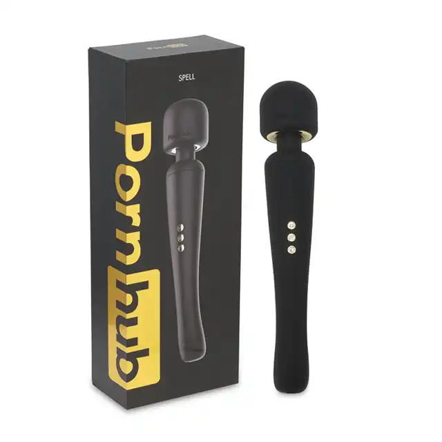 Pornhub - Spell Wand Set. Luksusowy model wibratora typu Wand. Megamocna Rożdzka z 3 niezwykłymi nakładkami(analna, króliczek, teksturowana). 20 programów. Stymuluje wszystko!