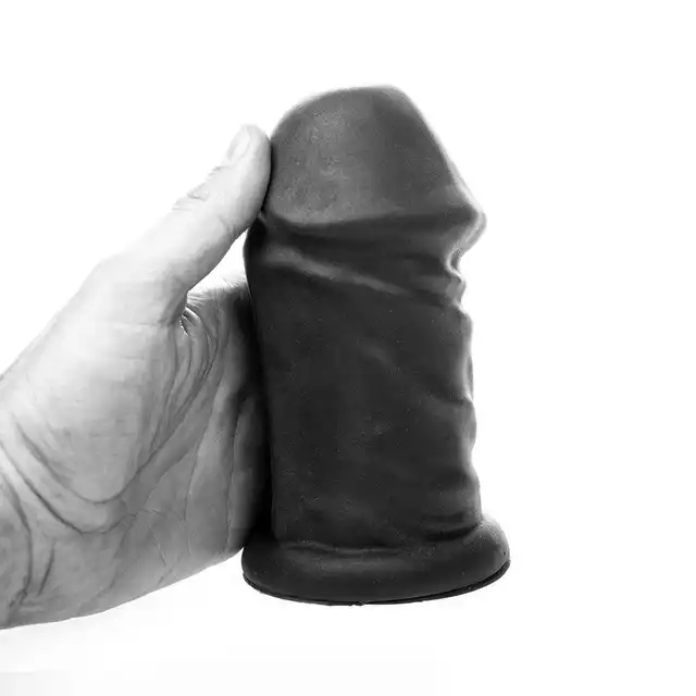 All Black - Daddy Masturbator. Nowoczesny, ultra gładki i przyjemny w dotyku masturbator. 