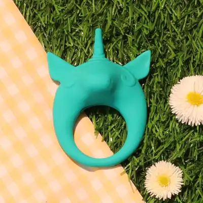 Lola - Mimi Animals Collection Unicorn Alfie Green. Słodki wibrujący, elastyczny ring na penisa! Wysoka jakość, uroczy design. 