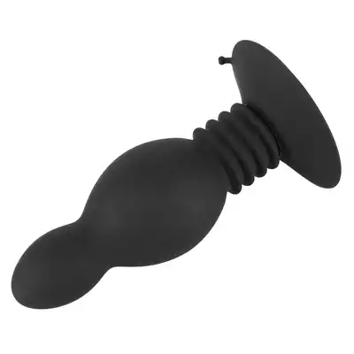 Black Velvets - Bouncing Plug. Wyjątkowy wibrujący plug analny, który wykonuje skoczne ruchy w trakcie użytkowania. Ultra gładki silikon, przyjemny w dotyku. 