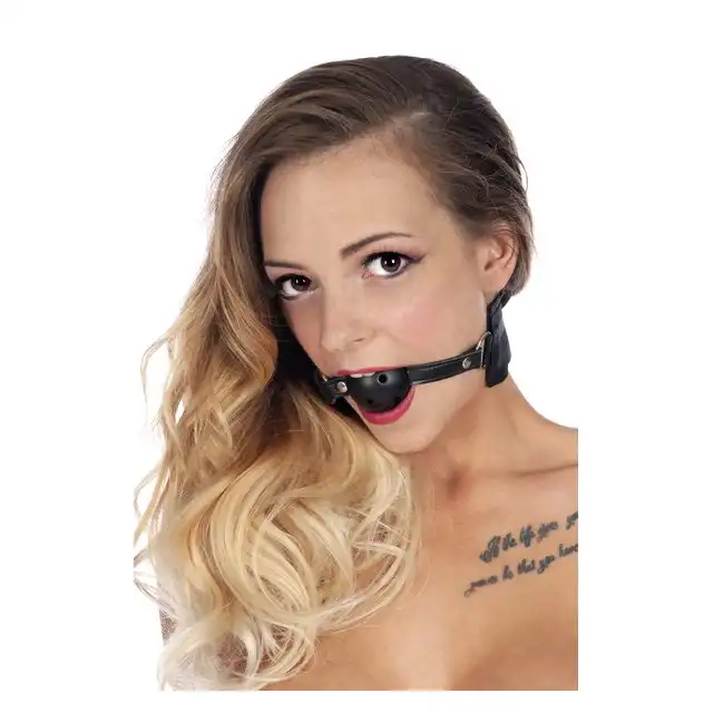 Fetish Tentation - Wrist Straps with Ball Gag. Kajdanki na ręce połączone z kneblem. 