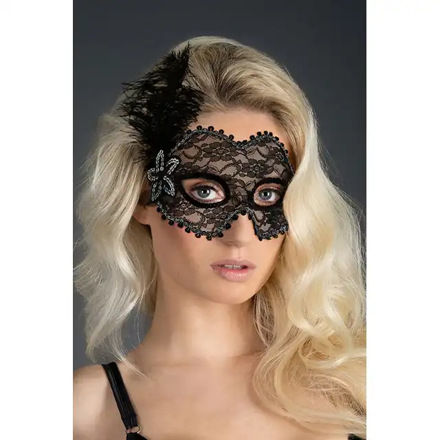 Guilty Pleasure - Venetian Eye Mask. Maska wenecka z koronki z piórkiem. 