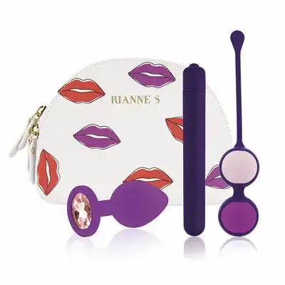 RIANNE'S - First Vibe Kit. Zestaw konieczny dla każdej kobiety. Eleganckie, wysokiej jakości zabawki. Kulki, wibrator i plug w rozmiarze S. 