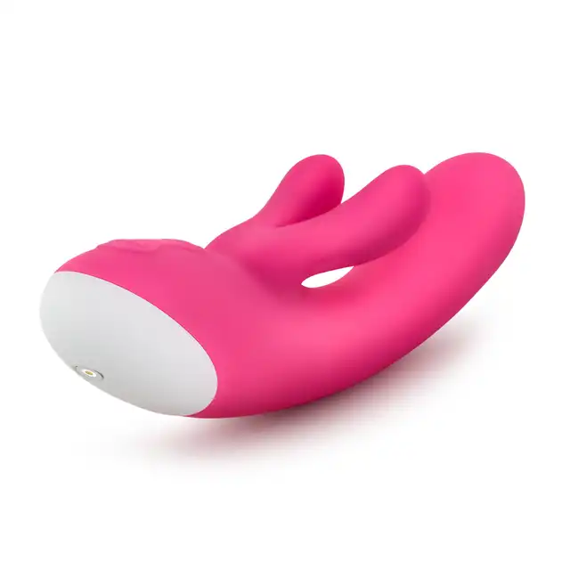Blush - Lola Bunny Vibe USB. Różowy silikonowy wibrator z 3 motorkami!