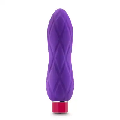 Blush - Aria Crystal Plum USB. Fioletowy niewielki wibrator z silnymi wibracjami. USB