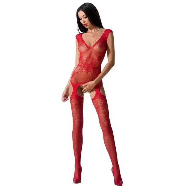 Passion - BS062. Bodystocking na ramiączkach z otwartym krokiem. Czerwony kolor, rozmiar uniwersalny. 