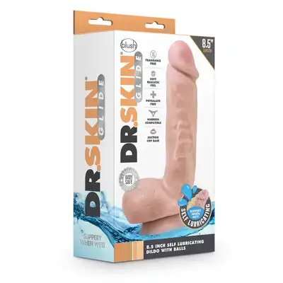 Dr. Skin -  Self Lubricating Dildo. Niezwykłe dildo z jądrami które posiada system autonawilżający. 22cm