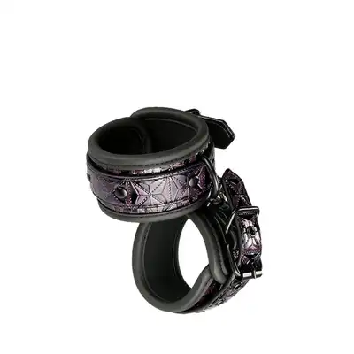 Blaze - HJandcuffs Purple. Czarno-fioletowe kajdanki podszyte neoprenem. Łańcuch 10 cm 