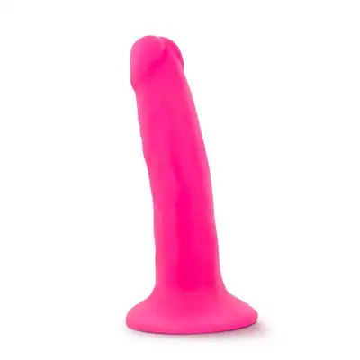 Blush - Neo Density Cock Pink. Bardzo miękkie dildo o długości 15 cm i średnicy 3 cm 