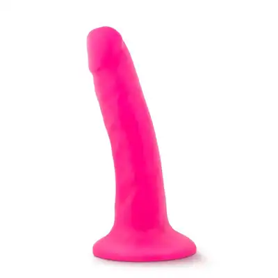 Blush - Neo Density Cock Pink. Bardzo miękkie dildo o długości 15 cm i średnicy 3 cm 