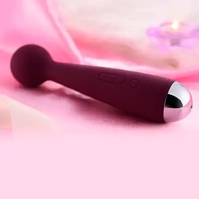 Svakom - Mini Emma. Elegancki kolor i satynowy silikon. Magiczna różdżka o silnych wibracjach. 