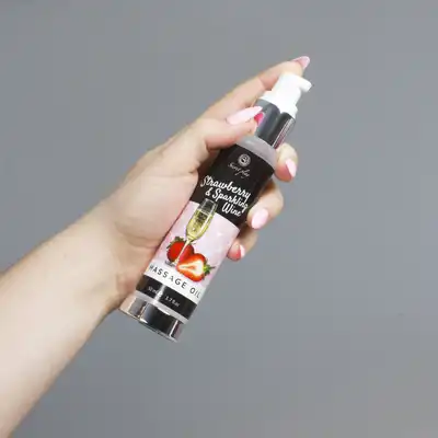 STRAWBERRY &amp; SPARKLING WINE MASSAGE OIL 50 ML