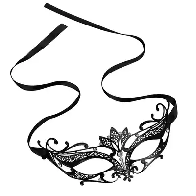 Steamy Shades -  Venetian Cat Eye Mask. Metalowa maska z efektem kociego spojrzenia. 