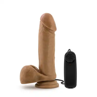Blush - Loverboy Soccer Champ 8inch Dildo Mocha - 15 cm dildo z wibracjami i przyssawką 