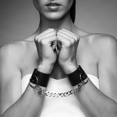 Bijoux Indiscrets - Maze  Handcuffs. Eleganckie kajdanki na nadgarstki.