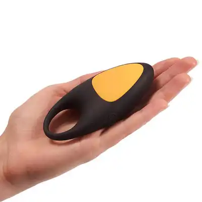 Pornhub - Stronger For Longer. Wibrujący ring na penisa.