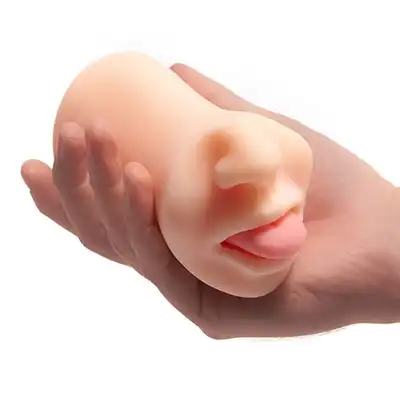 Pornhub - Deep Throat Stroker. Masturbator w kształcie usteczek.