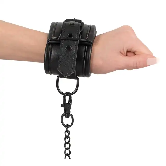 Bad Kitty - Handcuffs -Solidne kajdanki z wygodnie odpinanym łańcuszkiem