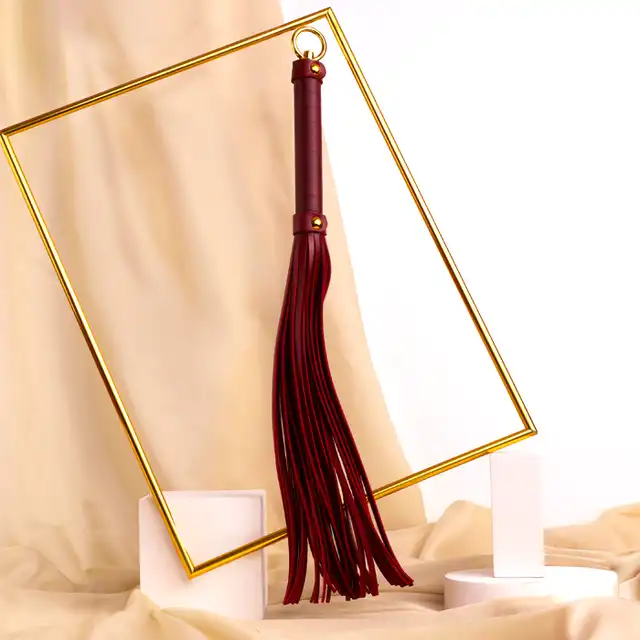 Taboom - Large Whip - unikatowy, czerwony bat ze skóry