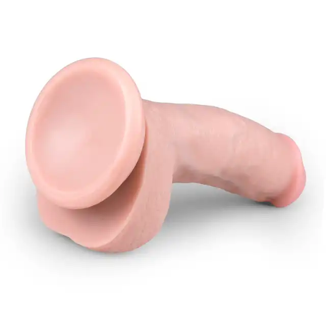 Easy Toys - Realistic Dildo - 15 cm Realistyczne dildo z przyssawką 15 cm w kolorze cielistym