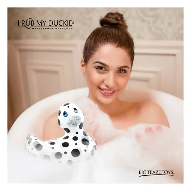 Big Teaze Toys - I Rub my Duckie 2.0 Happines BlackWhite. Cudowna dyskretna wibrująca kaczuszka do masażu. 7 programów. Wodoodporna.