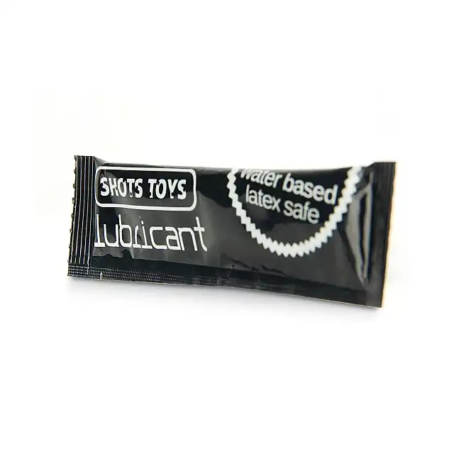 Shots Toys - Vibrating Rider. Masturbator z cyberskóry z wibracjami w wygodnym kubeczku 